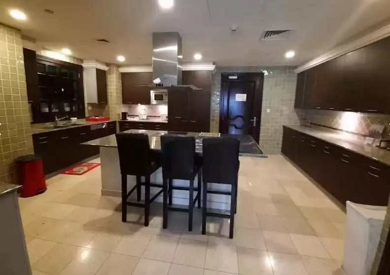 Residential Ready Property 3 Bedrooms S/F Apartment  for sale in Al Sadd , Doha #11077 - 1  image 